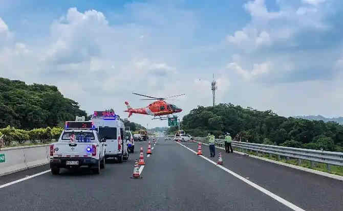鄯善高速公路汽车救援案例